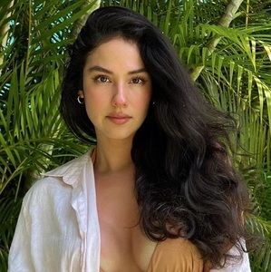 Meet your Posher, Eliana